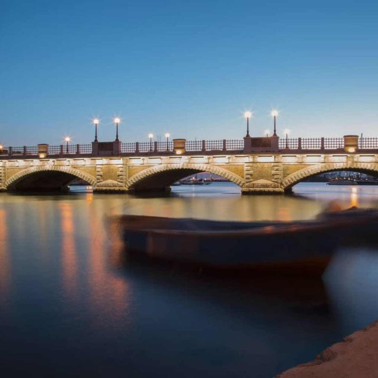 11. Ponte di Pietra